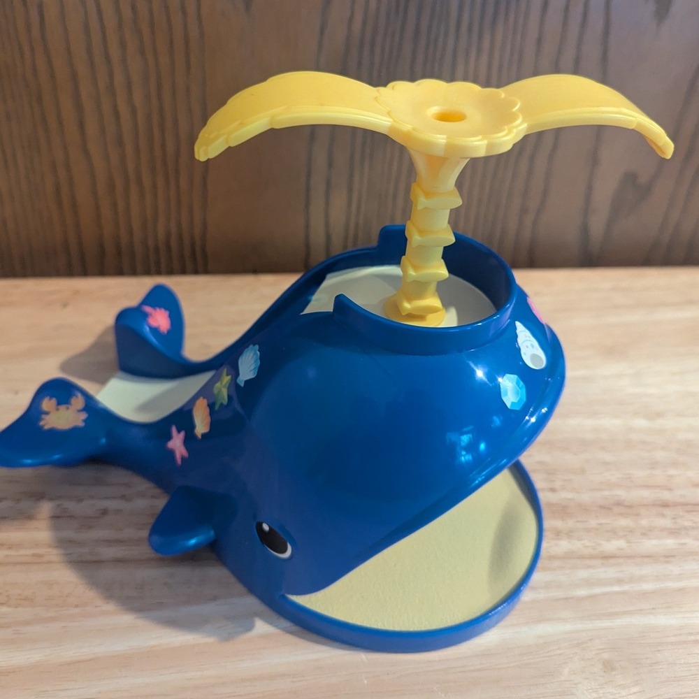 Calico Critter (Sylvanian Families) Splash & Play Whale Playground Slide Sandbox